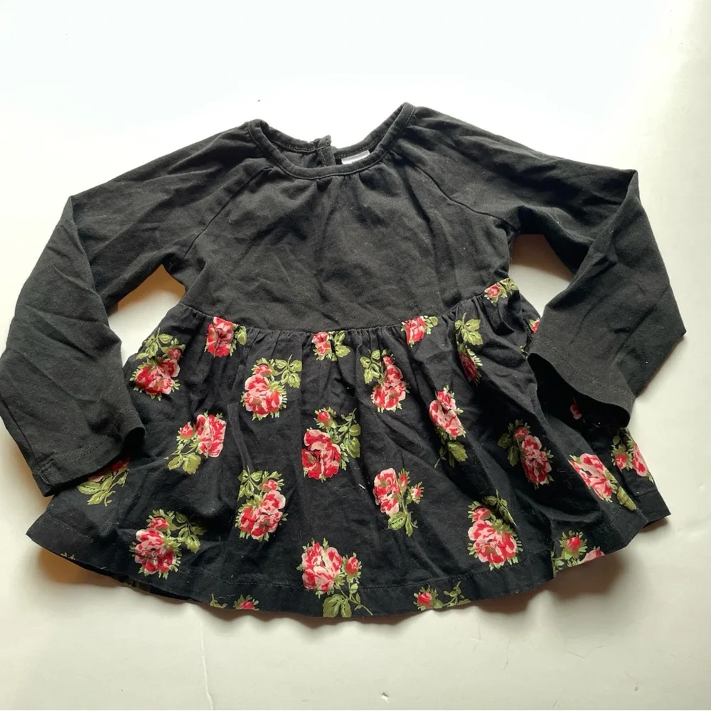 GAP Black floral peplum Top